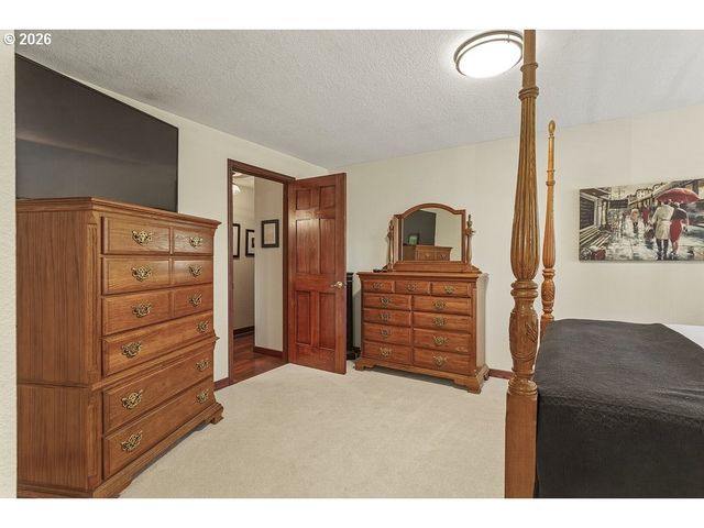 1962 Sw 27TH Dr, Gresham, OR 97080