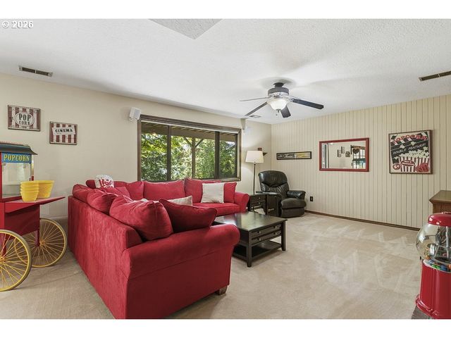 1962 Sw 27TH Dr, Gresham, OR 97080