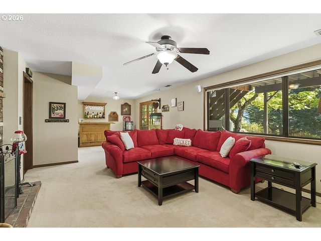 1962 Sw 27TH Dr, Gresham, OR 97080