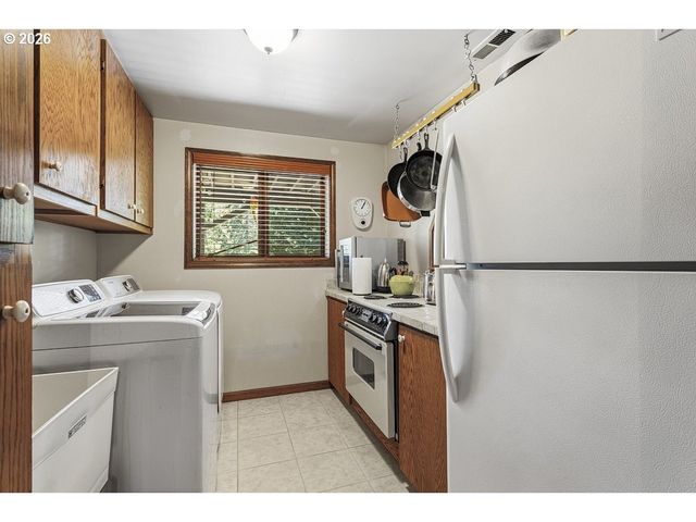 1962 Sw 27TH Dr, Gresham, OR 97080