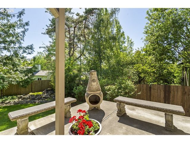 1962 Sw 27TH Dr, Gresham, OR 97080