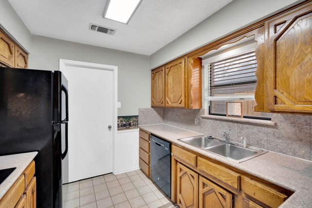 4515 Indian Oaks Trail, Arlington, TX 76017