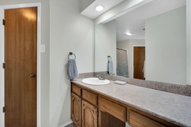 4515 Indian Oaks Trail, Arlington, TX 76017