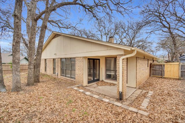 4515 Indian Oaks Trail, Arlington, TX 76017