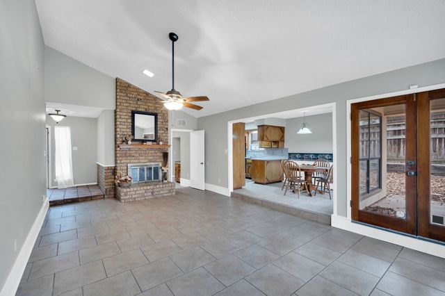 4515 Indian Oaks Trail, Arlington, TX 76017