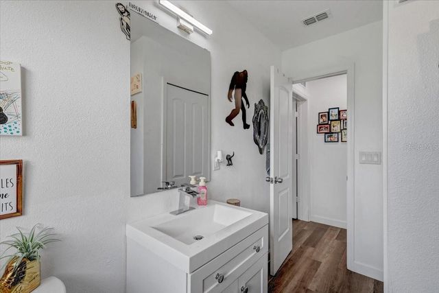 903 N BRACEWELL DRIVE, Plant City, FL 33563