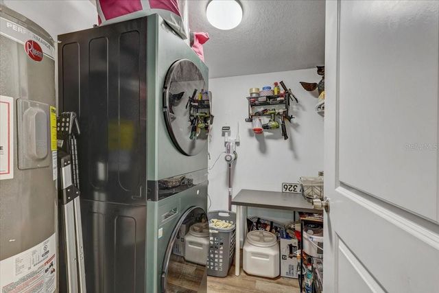 903 N BRACEWELL DRIVE, Plant City, FL 33563