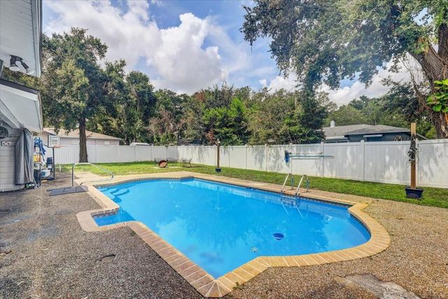 903 N BRACEWELL DRIVE, Plant City, FL 33563