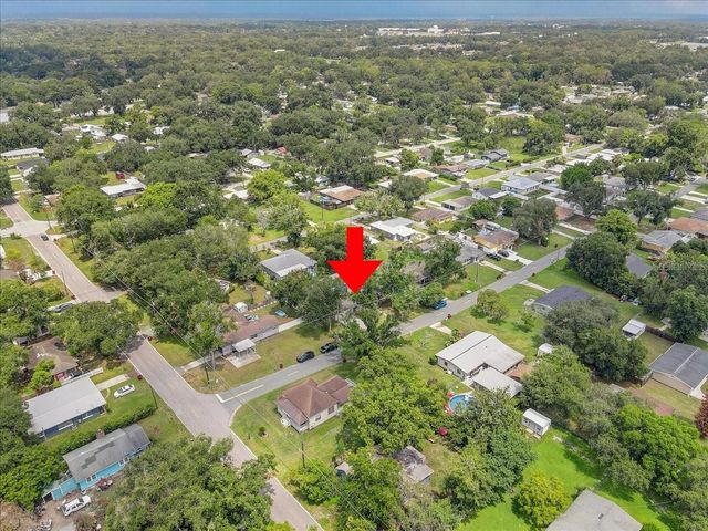 903 N BRACEWELL DRIVE, Plant City, FL 33563