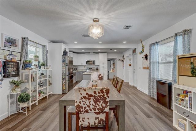 903 N BRACEWELL DRIVE, Plant City, FL 33563