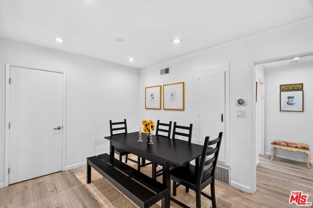 Image 17 of property listing at 11670 W Sunset Boulevard 217, Los Angeles, CA 90049