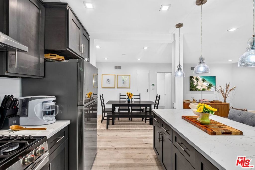 Image 20 of property listing at 11670 W Sunset Boulevard 217, Los Angeles, CA 90049