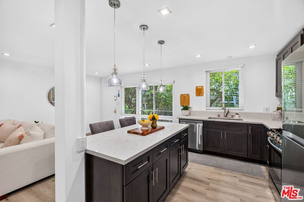 Image 21 of property listing at 11670 W Sunset Boulevard 217, Los Angeles, CA 90049