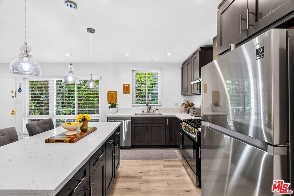 Image 22 of property listing at 11670 W Sunset Boulevard 217, Los Angeles, CA 90049