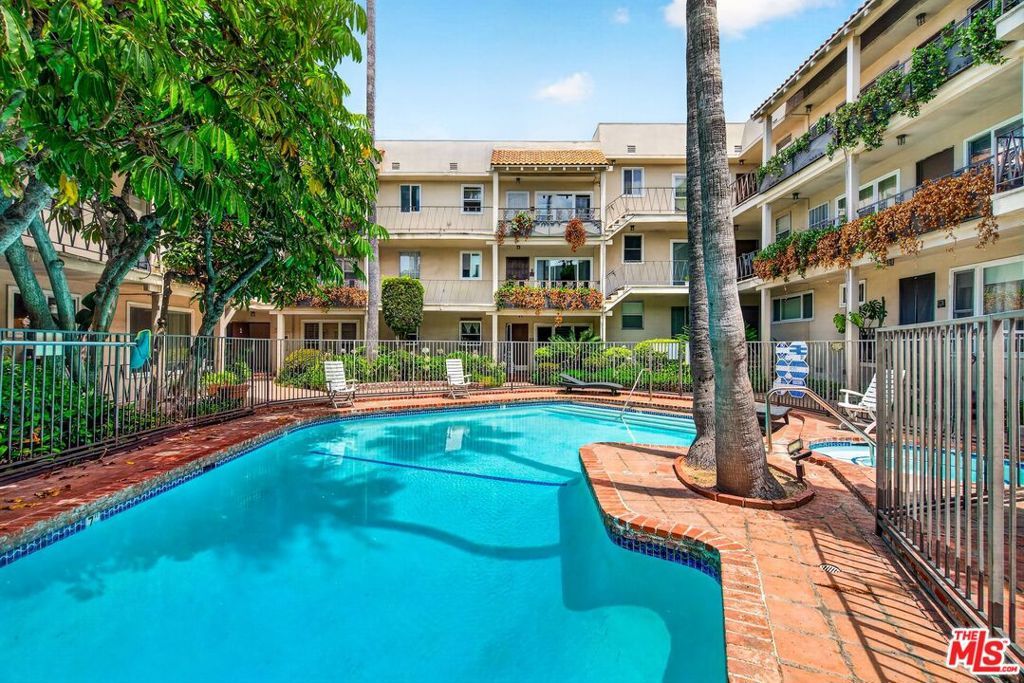 Image 8 of property listing at 11670 W Sunset Boulevard 217, Los Angeles, CA 90049