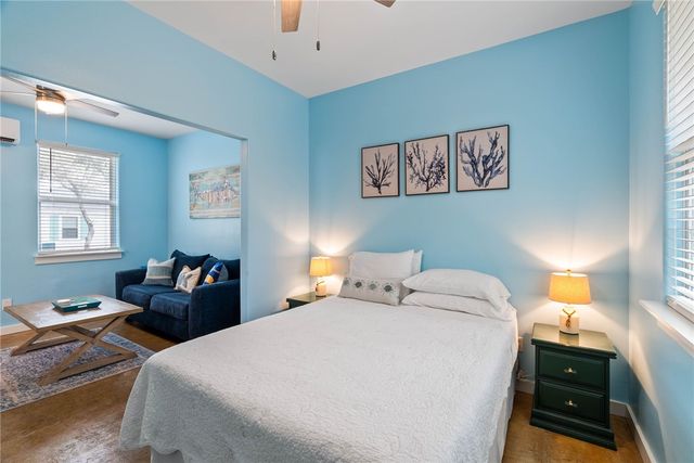 5481 Highway 35 N 4, Rockport, TX 78382