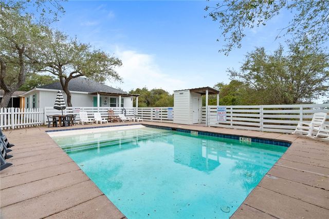 5481 Highway 35 N 4, Rockport, TX 78382