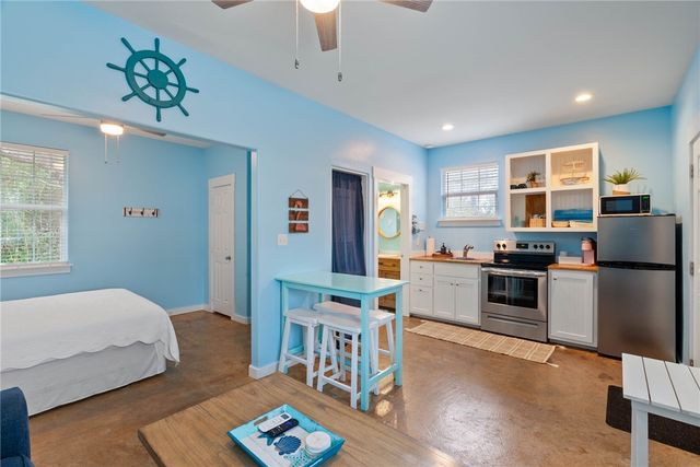 5481 Highway 35 N 4, Rockport, TX 78382