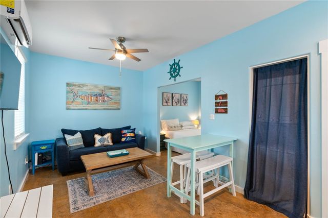 5481 Highway 35 N 4, Rockport, TX 78382