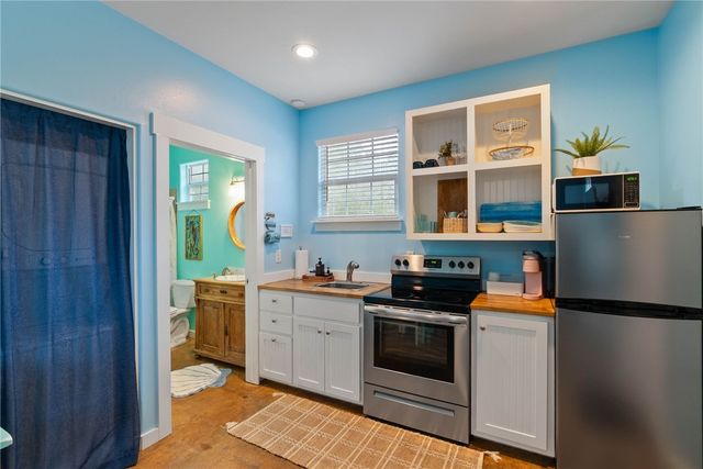 5481 Highway 35 N 4, Rockport, TX 78382