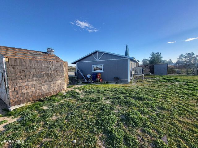 8667 W 70th St West Street, Mojave, CA 93501