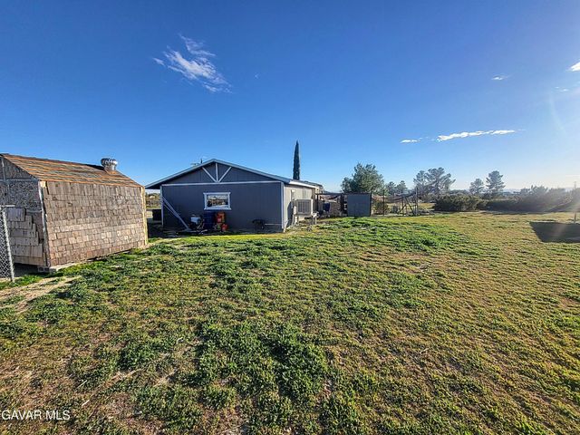 8667 W 70th St West Street, Mojave, CA 93501