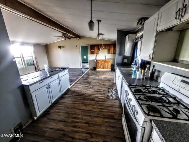 8667 W 70th St West Street, Mojave, CA 93501