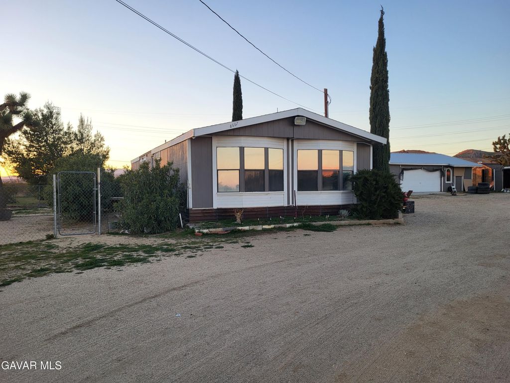 8667 W 70th St West Street, Mojave, CA 93501