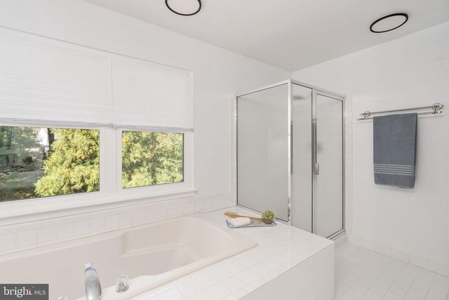 6811 LAKELAND WAY, Fredericksburg, VA 22407