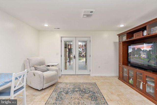6811 LAKELAND WAY, Fredericksburg, VA 22407