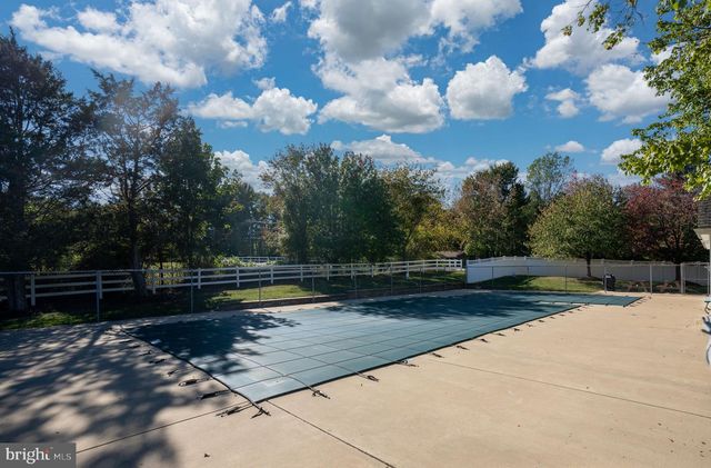 6811 LAKELAND WAY, Fredericksburg, VA 22407
