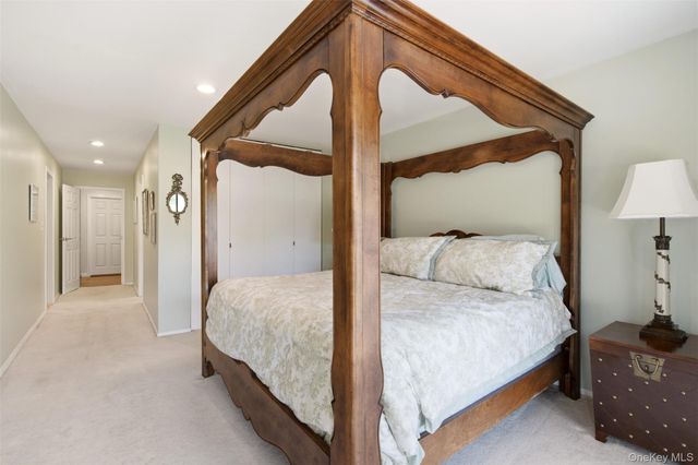 112 The Glen 112, Glen Head, NY 11545