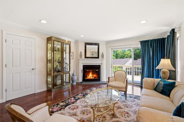 112 The Glen 112, Glen Head, NY 11545