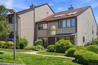 112 The Glen 112, Glen Head, NY 11545