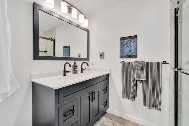 8 Golf Links Circle, Sandwich, MA 02563
