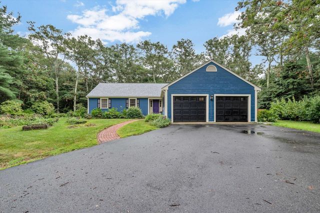 8 Golf Links Circle, Sandwich, MA 02563