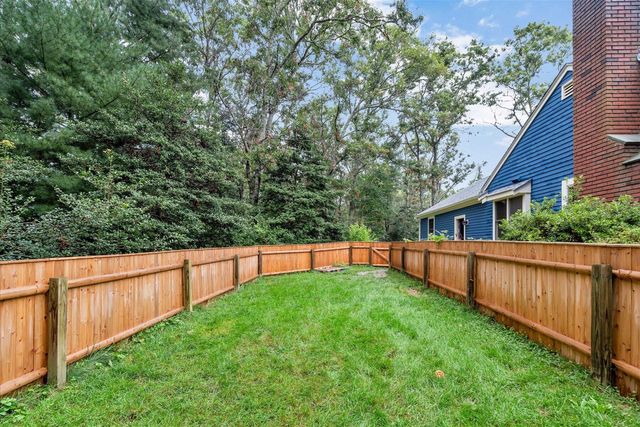8 Golf Links Circle, Sandwich, MA 02563