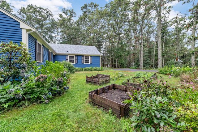 8 Golf Links Circle, Sandwich, MA 02563