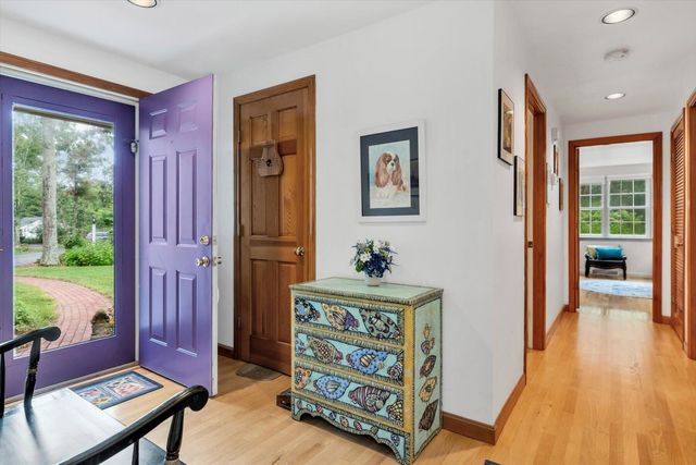 8 Golf Links Circle, Sandwich, MA 02563