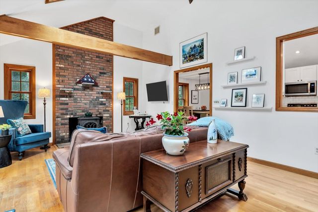 8 Golf Links Circle, Sandwich, MA 02563