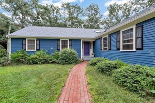 8 Golf Links Circle, Sandwich, MA 02563