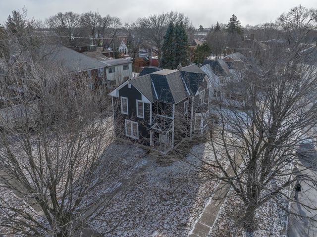 709 Pennsylvania Avenue, Mendota, IL 61342