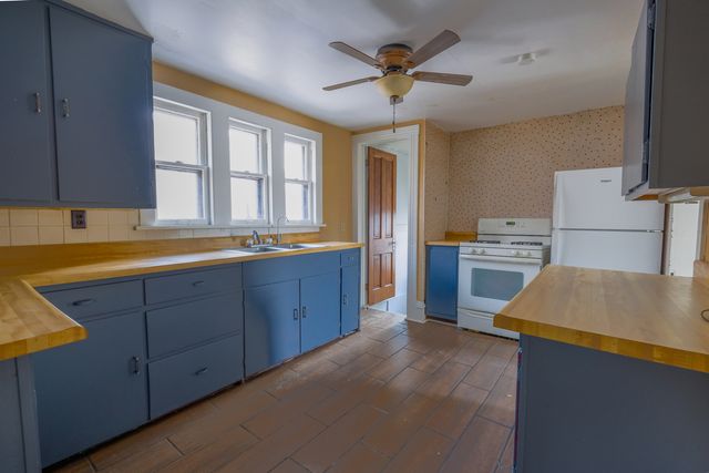 709 Pennsylvania Avenue, Mendota, IL 61342