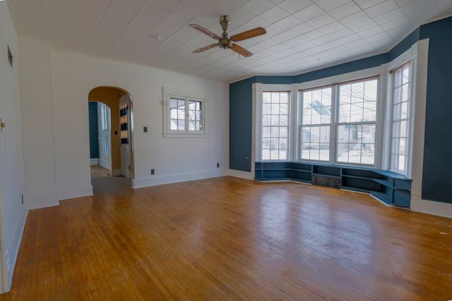 709 Pennsylvania Avenue, Mendota, IL 61342