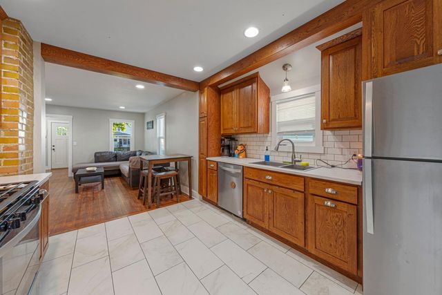 106 6th Avenue E, Ellendale, MN 56026