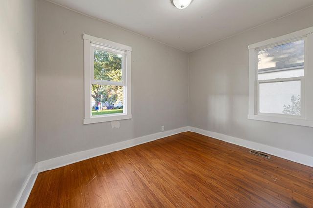 106 6th Avenue E, Ellendale, MN 56026