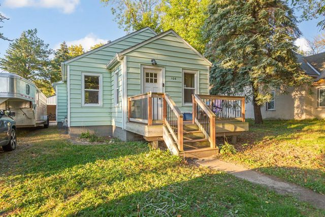 106 6th Avenue E, Ellendale, MN 56026