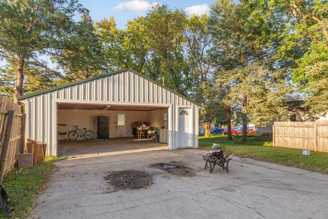 106 6th Avenue E, Ellendale, MN 56026