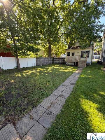 110 Van Brunt Street, Mankato, MN 56001