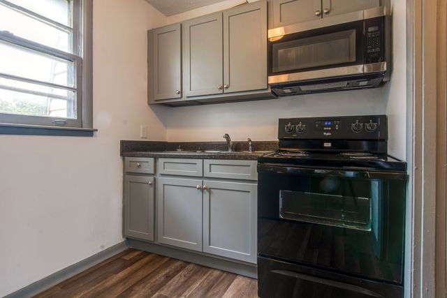1733 17th Ave, N, Nashville, TN 37208